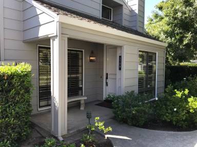 Main picture of 270 W Rumble Rd