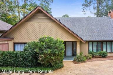 Main picture of 20 Water Oak Dr