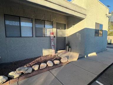 Main picture of 121 E King Rd