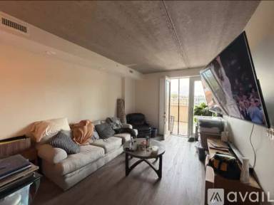 Main picture of 1323 W Morse Ave
