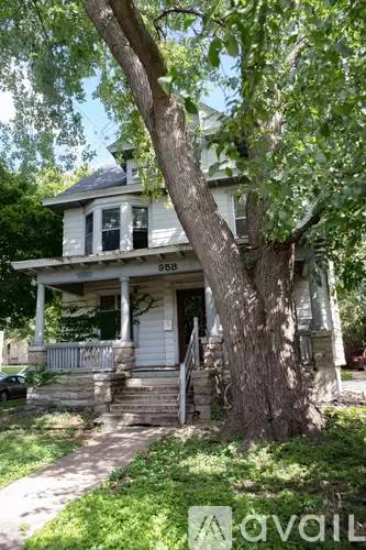 Main picture of 934 15th Ave SE