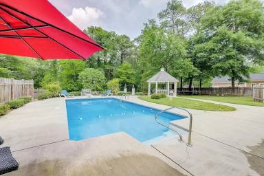 Main picture of 113 Cypress Dr