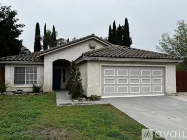 Main picture of 1593 Jonathon St