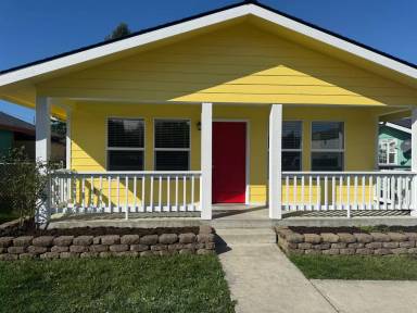 Main picture of 119 N 29th Pl
