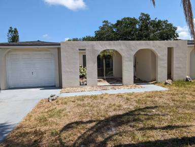 Main picture of 3131 Lloyd Dr