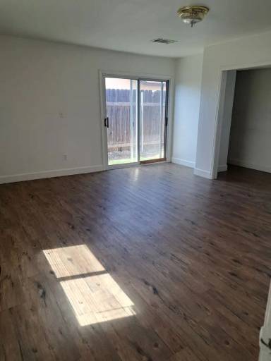Main picture of 1920 N 11th Ave