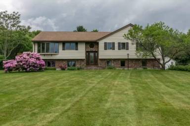 Main picture of 159 Plantation St