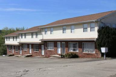 Main picture of 63 Park Cir