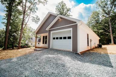 Main picture of 145 Reichard Dr