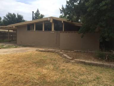Main picture of 2003 32nd St