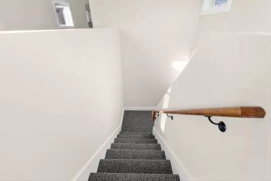 Main picture of 140 Harrishof St