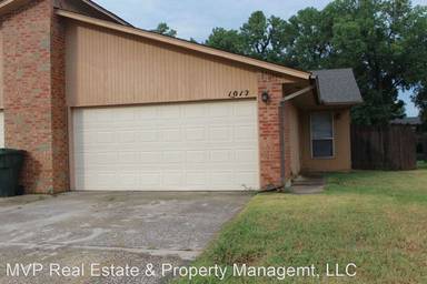 Main picture of 1012 Parkview Dr