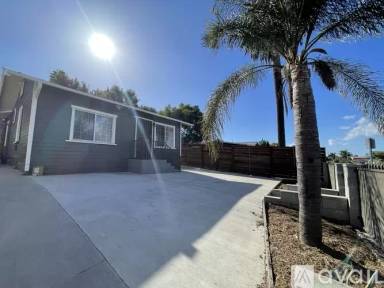 Main picture of 2762 Marengo St