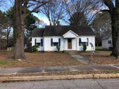 Main picture of 303 S Gabbert St