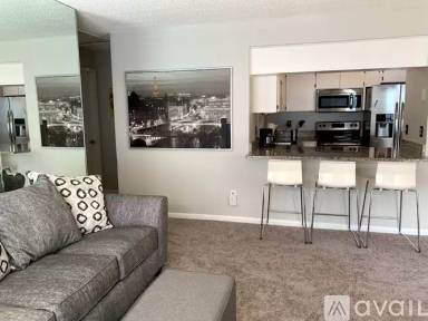 Main picture of 603 S Melville Ave