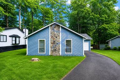Main picture of 8671 Woodside Ln