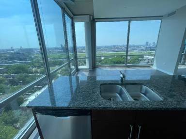 Main picture of 1307 S Michigan Ave