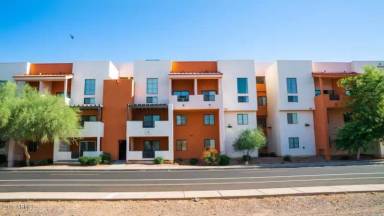Main picture of Valor on Eighth