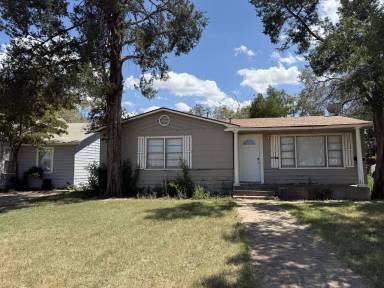 Main picture of 2707 35th St