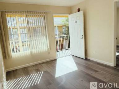 Main picture of 212 S Orange Ave