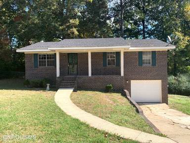 Main picture of 302 Forest Lane Dr