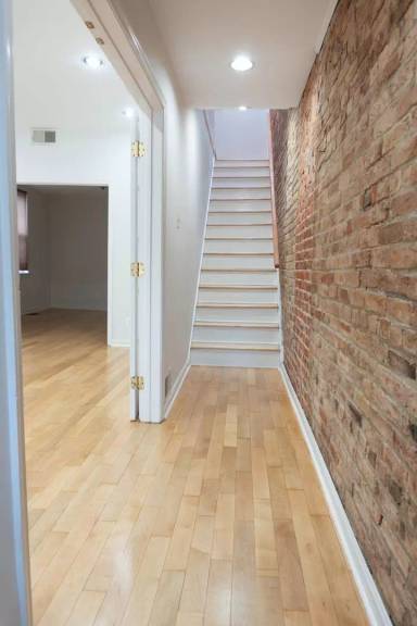 Main picture of 212 12th Pl NE
