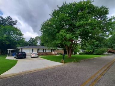 Main picture of 412 Maiden Ln