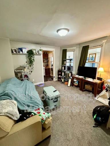 Main picture of 412 N 11th Ave E