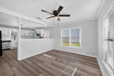 Main picture of 703 West St