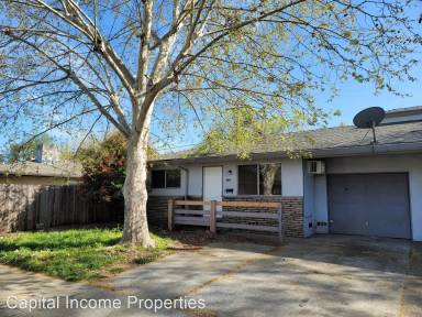Main picture of 4600 Cyclamen Way