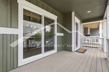 Main picture of 2883 S Fox St