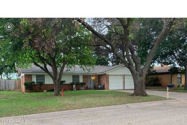Main picture of 4801 Bob O Link Dr