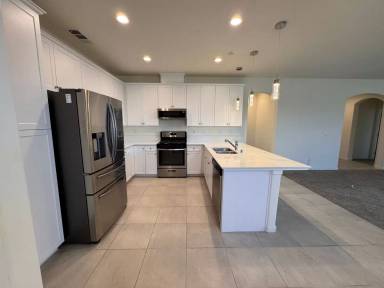 Main picture of 224 W Kimball Ave