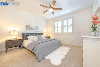 Main picture of 312 Sungold Way