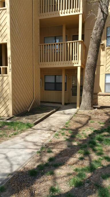 Main picture of 8017 NW 8th Ter