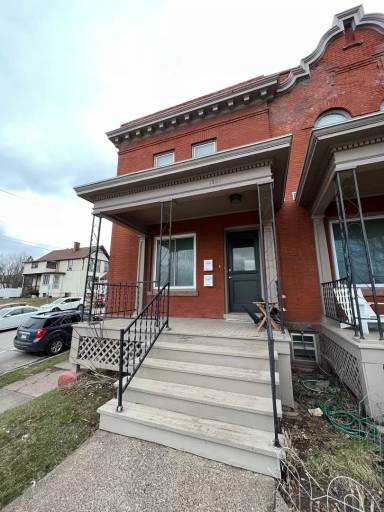 Main picture of 1201 E 2nd St