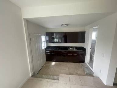 Main picture of 1961 Preuss Rd