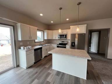 Main picture of 1510 Keystone Cir NE