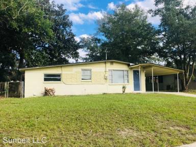 Main picture of 210 Lee Dr