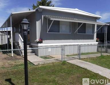 Main picture of 5541 E Tulare Ave