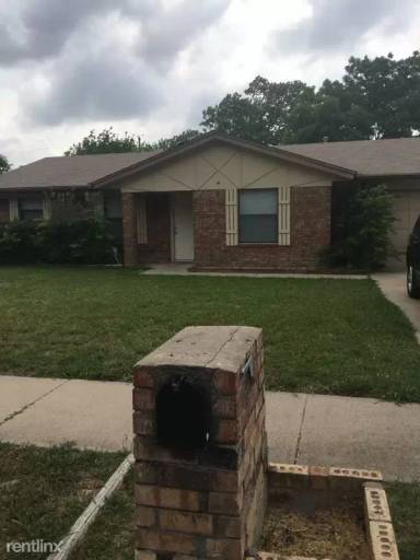 Main picture of 1907 Sherman Dr