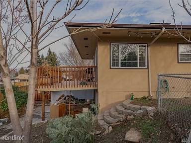 Main picture of 1123 4th St SE