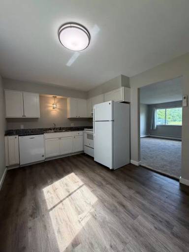 Main picture of 6438 Martinie Dr