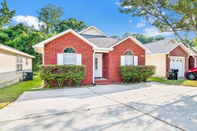 Main picture of 5837 Creek Station Dr