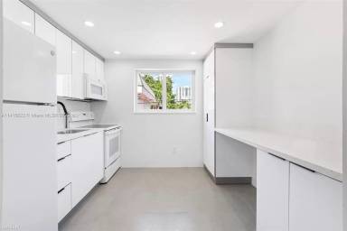 Main picture of 425 SW 9th St
