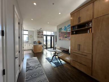 Main picture of 111 E McBee Ave