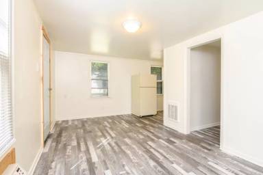 Main picture of 846 S Belmont St