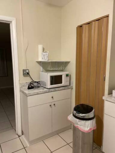 Main picture of 10241 SW 49th St
