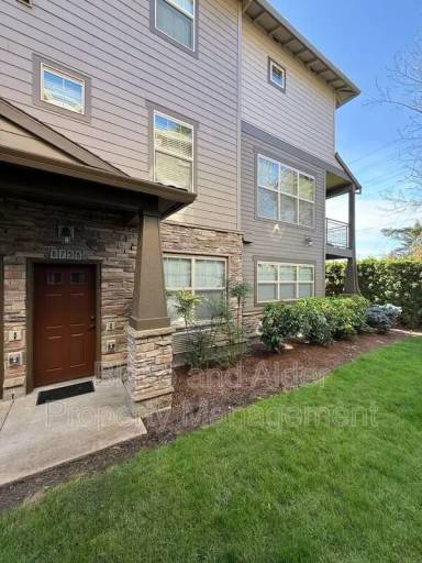 Main picture of 8758 NE Delamere Way