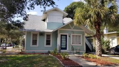 Main picture of 700 Grove St N